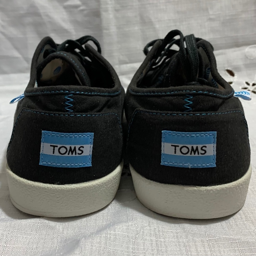 Toms shoes with ATT collaboration